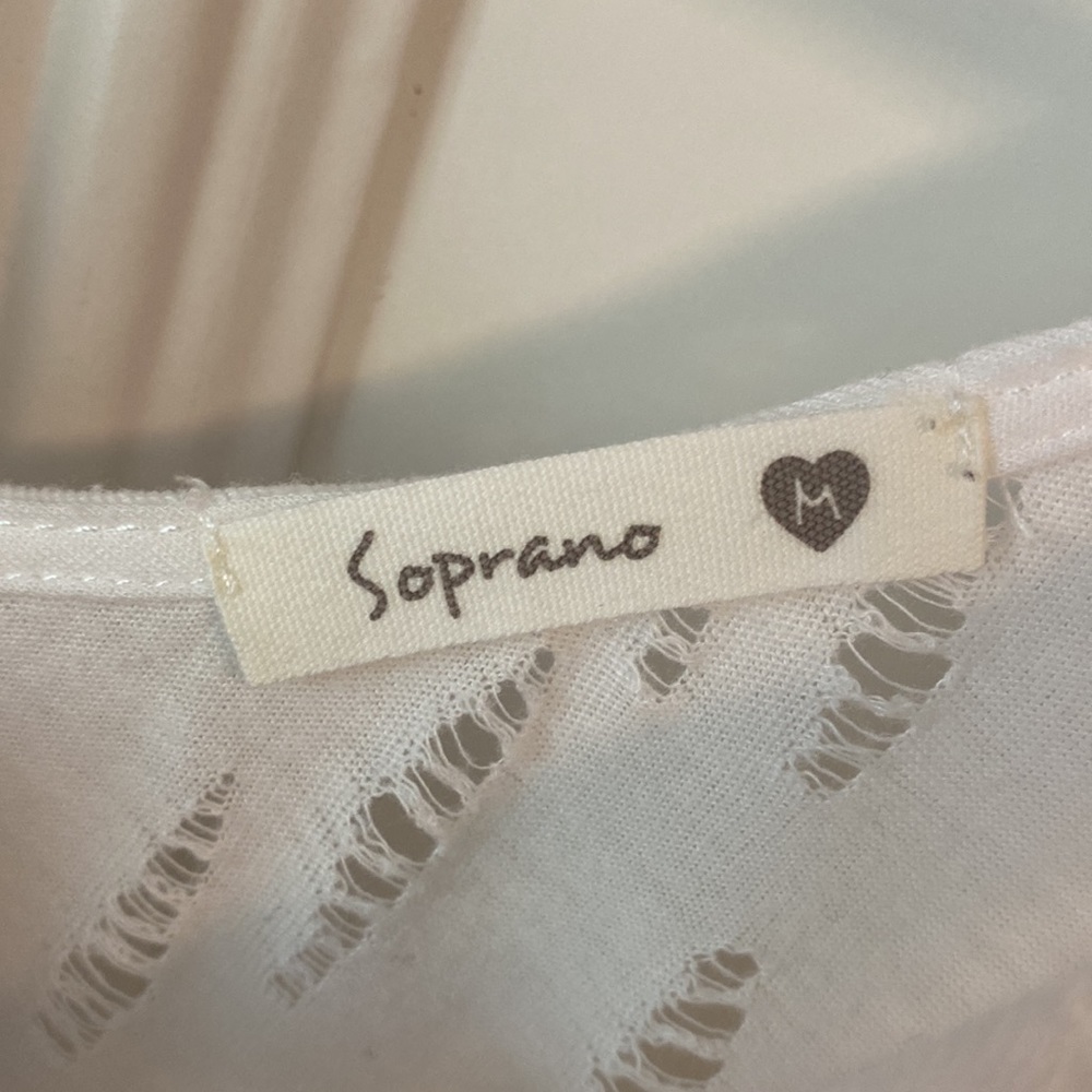 ๐บ3/$15 Soprano white tank top - Picture 5 of 6